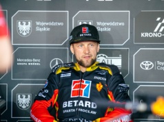 Żużel. Łaguta pochwalił się kevlarem! Wspomina mistrzostwo świata