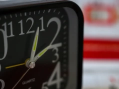 Tej nocy śpimy krócej. Zmieniamy czas na letni – ale nasz organizm wcale tego nie lubi