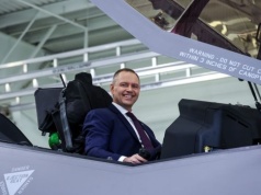Karol Nawrocki zapozował w F-35. Wizyta przed wystąpieniem na CPAC