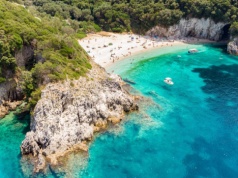 Najbardziej zielona wyspa Grecji w wiosennej odsłonie 🇬🇷☀️ Loty i noclegi na Korfu za 524 PLN 🔥🤩