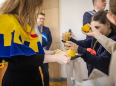 „Słodko i ciepło na sercu” –  fotoreportaż z ceremonii wręczenia Radosławowi Potracowi Orderu Uśmiechu