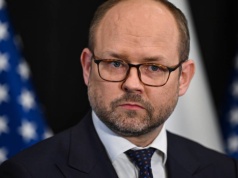 Przydacz odpowiada szefowi MON. "Prezydent ma prawo"