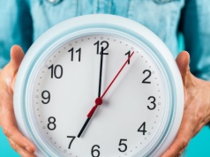 Zmiana czasu na letni: Badania pokazują, że może być szkodliwa