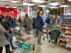 Niedziela Palmowa na zakupach. Sklepy otwarte dłużej