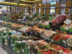 Na półce taniej, przy kasie drożej. Klienci zwracają uwagę na „ukrytą” opłatę