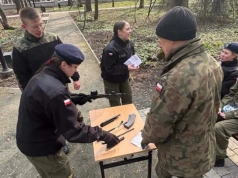 Bieg na orientację w Parku Aleksandria w Siedlcach. Uczniowie sprawdzili się w trudnych warunkach