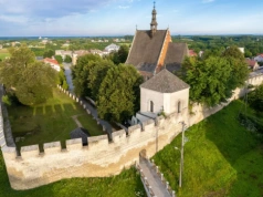 Brak tłumów i piękne atrakcje. Oto „polskie Carcassonne”