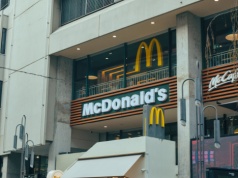 McDonald's wraca do Rosji? Sieć zaprzecza, spekulacje trwają