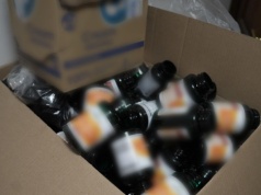 Szokujące odkrycie w mieszkaniu w Krakowie. Fałszywe suplementy zalewały Polskę