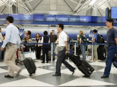 United pozwalają zdalnie sprawdzić czas do odprawy bezpieczeństwa