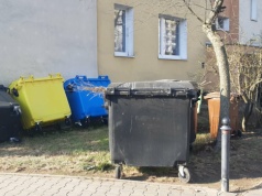 Śmieciowa rewolucja w Warszawie. Jak zwykle z problemami