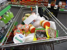 Święta w Polsce i Niemczech: ceny podobne, możliwości zakupowe zupełnie inne