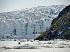 Jeziora przyspieszają topnienie lodowców Grenlandii