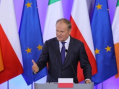 Totalna zmiana frontu. Nowa decyzja rządu w sprawie 2150 zł co miesiąc dla Polaków