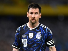 Robert Lewandowski ma jeszcze czas na pożegnanie. Na mundialu w USA zagrają starsi od niego