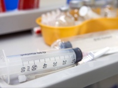 Nowy etap w onkologii? Rosja testuje spersonalizowaną szczepionkę mRNA