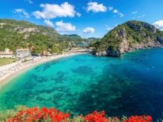 Perła Morza Jońskiego w niskiej cenie 💎🌊 Wycieczka na Korfu za 415 PLN (loty + noclegi) ☀️🌴