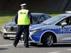 Nowa akcja policji na Wielkanoc. Drogówka właśnie stoi z batem na kierowców