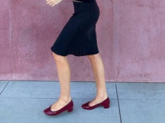 Ten kolor butów zaleje ulice - CCC wyprzedaje je za ułamek ceny. Rieker też przecenia