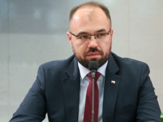 Zawieszony poseł PiS odpiera zarzuty kolegów. "Rzekome kontakty z Żurkiem"