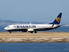 Szef Ryanaira ostrzega, w wakacje możliwe odwołania lotów. To nie jest jedyny problem