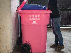 Różowe i czerwone pojemniki już pewne. Nowe kolory w segregacji odpadów