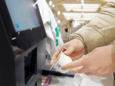 Kasa samoobsługowa będzie cię obserwować. Sklepy testują bat na złodziei