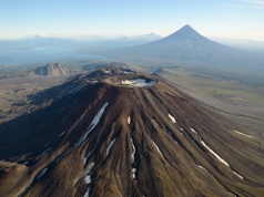 To dlatego część wulkanów potrafi zaskoczyć nawet wtedy, gdy ziemia nie daje wyraźnych znaków