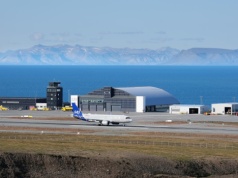 Lotnisko unikatowe w skali świata. Pas startowy zaczyna się roztapiać