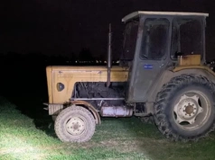 Pijany traktorzysta próbował rozjechać policjanta. Dramatyczna interwencja na polu w gminie Olszanka