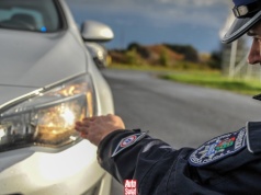 Takich kierowców widać codziennie. Dalej nie wiedzą, jak używać świateł