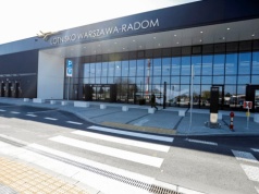 Twarde lądowanie w Radomiu. Mocny spadek liczby pasażerów lotniska