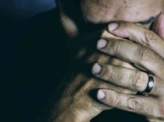 Żałoba to nie tylko ból. Może zmienić sposób, w jaki żyjesz