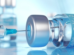 Klara Klinger: W sprawie szczepionek na COVID-19 rząd podstawia sobie nogę