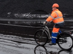 Kopalnie w Polsce zmniejszyły wydobycie. Węgiel znika ze zwałów