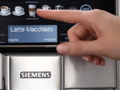 Robi cappuccino i sprząta po sobie. Ekspres Siemens EQ6 Plus nagle 300 zł tańszy