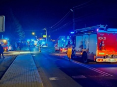 Zderzenie dwóch aut koło Żywca. Jedno wjechało w przechodniów, są ranni