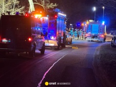 Samochód z trzema osobami nagle wpadł do rzeki. Jedna nie przeżyła