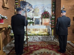 Wielka Sobota. Modlitwa przy grobie i święcenie pokarmów