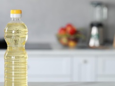 Ten błąd popełnia większość Polaków. Chodzi o butelkę po oleju