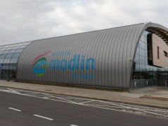 Lotnisko Warszawa-Modlin się rozbudowuje. Przed wakacjami dodatkowy terminal