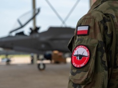 Czwarta grupa pilotów szkoli się na F-35A Husarz