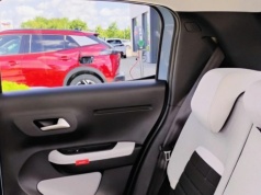 Pali 5,7 litra i modnie wygląda. Ten europejski SUV w topowej wersji kosztuje tylko 75 900 zł