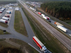 Jeden z fundamentów polskiego PKB zagrożony. Obniżka cen paliw jak listek figowy