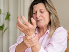 Tak organizm krzyczy o magnez. Pierwsze objawy wyglądają niewinnie