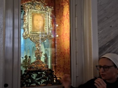 Oblicze Jezusa z Manopello. Reportaż o tajemnicy chrześcijańskiej relikwii