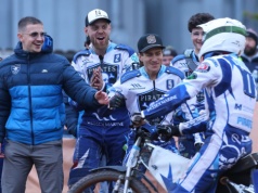 Żużel. Przekazał wieści po koszmarnej kraksie! Liczba urazów jest ogromna!