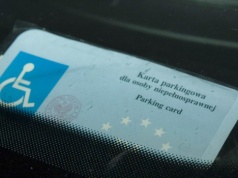 Masz orzeczenie? To nie wystarczy. Karta parkingowa tylko dla wybranych