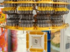 Naukowcy biją na alarm: komputery kwantowe mogą złamać szyfrowanie bitcoina