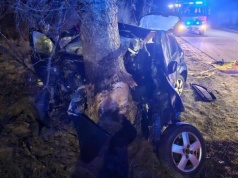 Wypadek pod Kościerzyną. 17-letni kierowca nie żyje. Nie posiadał prawa jazdy